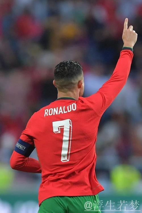 22岁超级左后卫连拿2MVP成葡萄牙英雄:压C罗力挽狂澜 22岁超级左后卫连拿2MVP成葡萄牙英雄:压C罗力挽狂澜